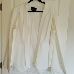 🎀Elloquii 🎀 White Cape Blazer